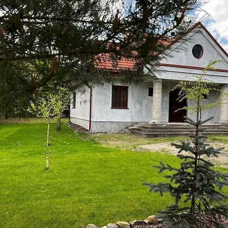 Dworek Pod Lasem Ferienhaus
